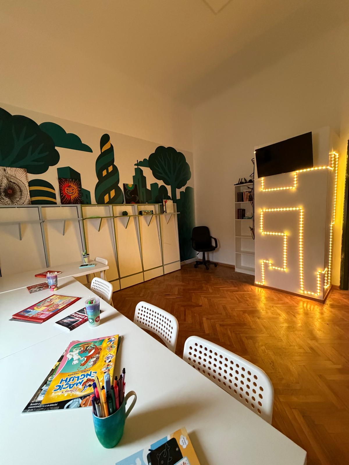 Sala de clasă la creșa Peter Pan Craiova