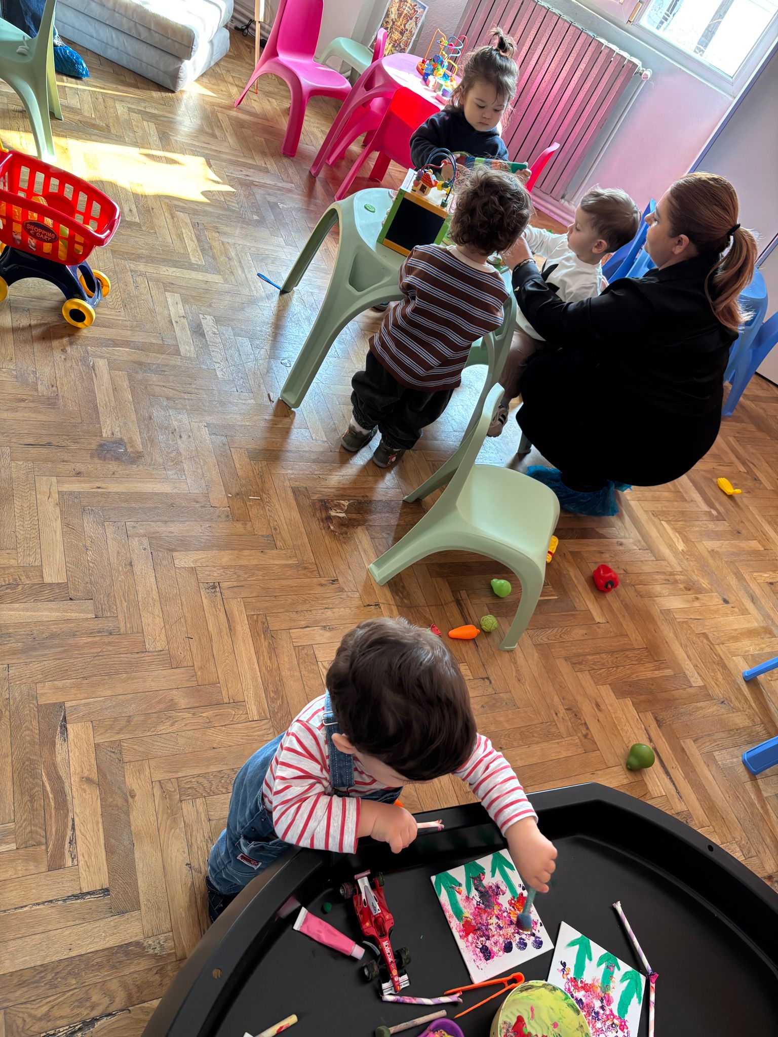 Copii la joacă educativă Peter Pan Craiova